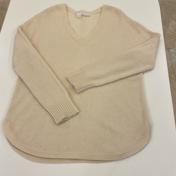 360 Cashmere cream sweater size medium - Picture 8 of 12